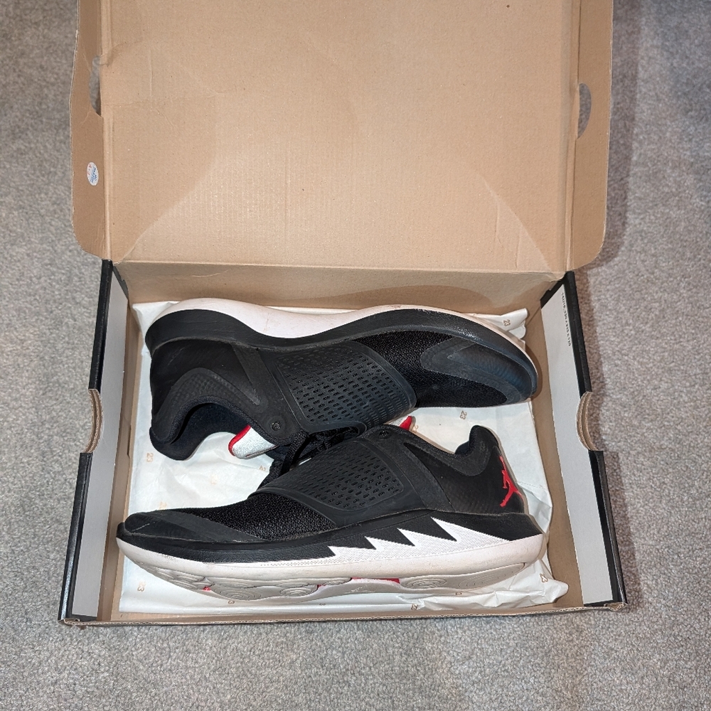 Jordan Grind 2 in Black and White